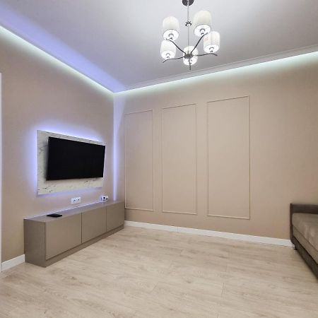 Botanica, 1 Bedroom Apartment With Living 基希讷乌 外观 照片