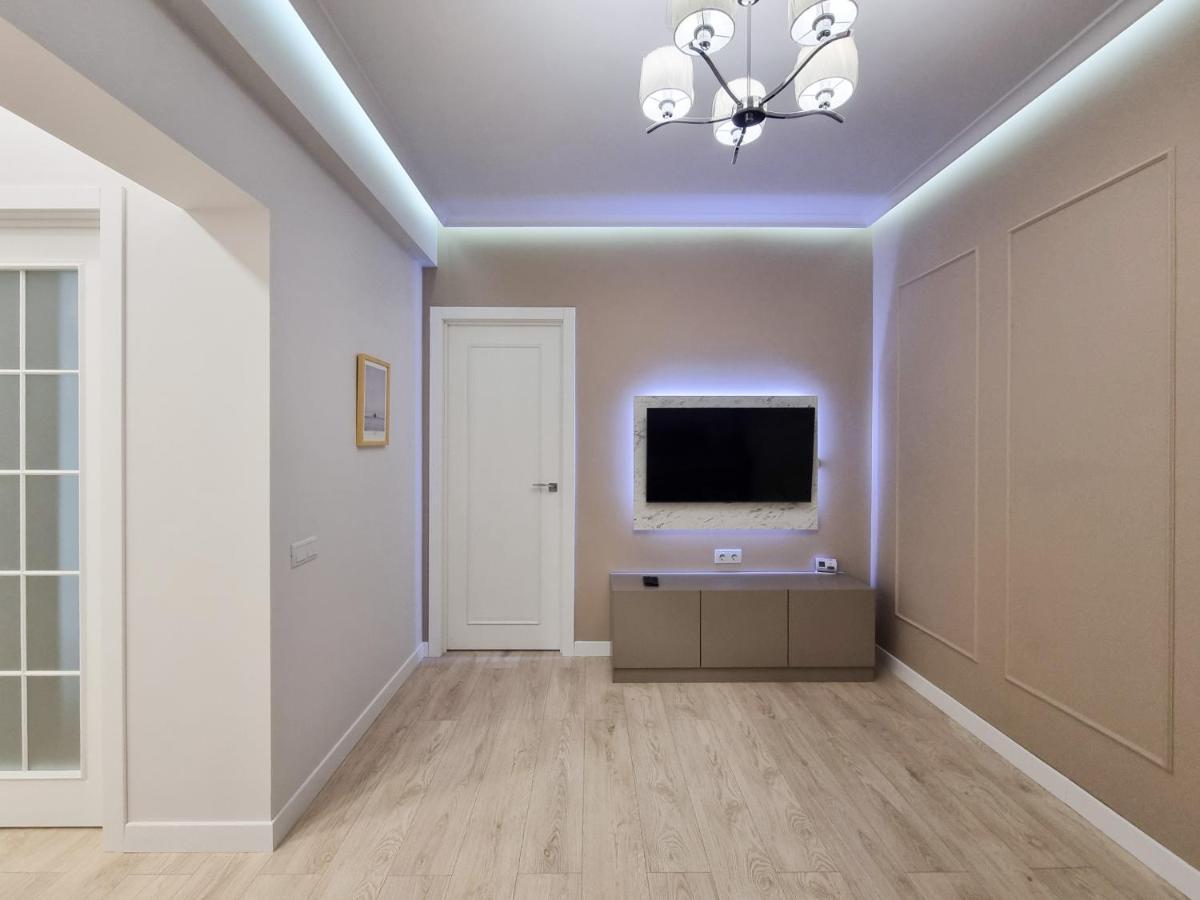 Botanica, 1 Bedroom Apartment With Living 基希讷乌 外观 照片